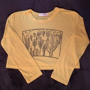 Yellow cropped shirt🌵